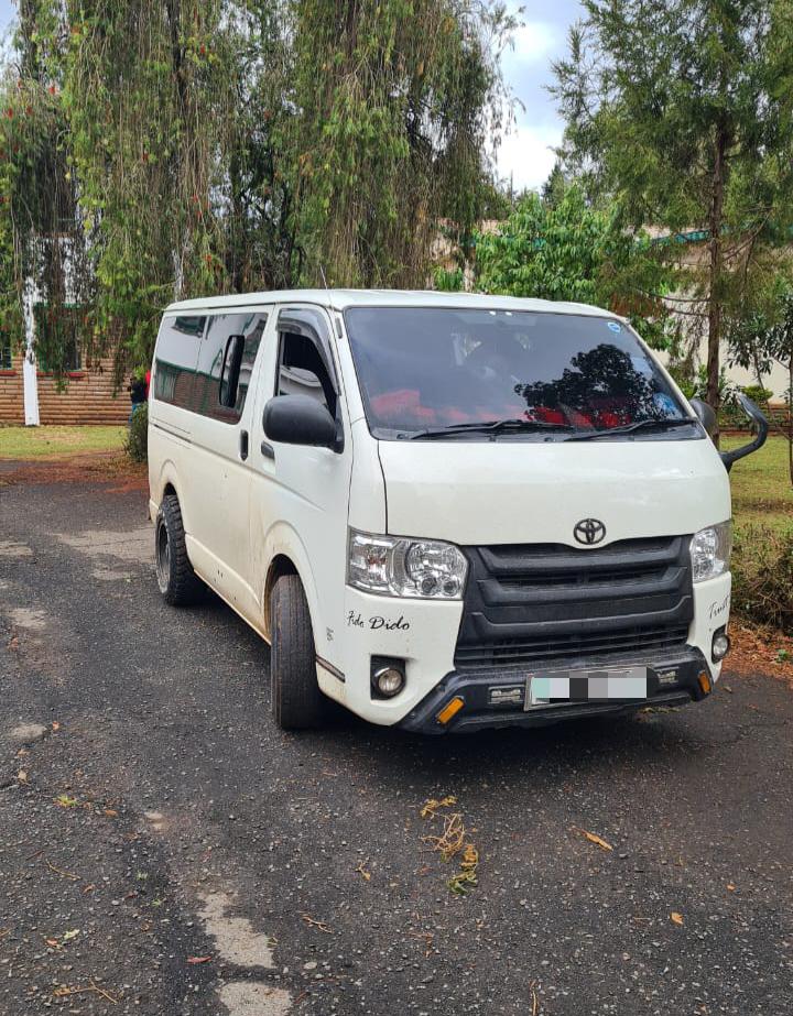 TOYOTA HIACE