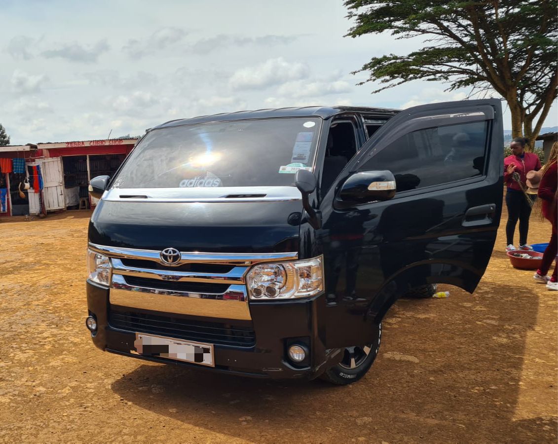 TOYOTA HIACE