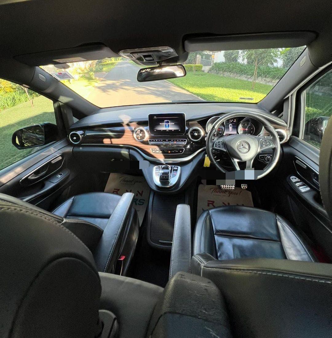Mercedes-Benz V-Class (Chauffeured)