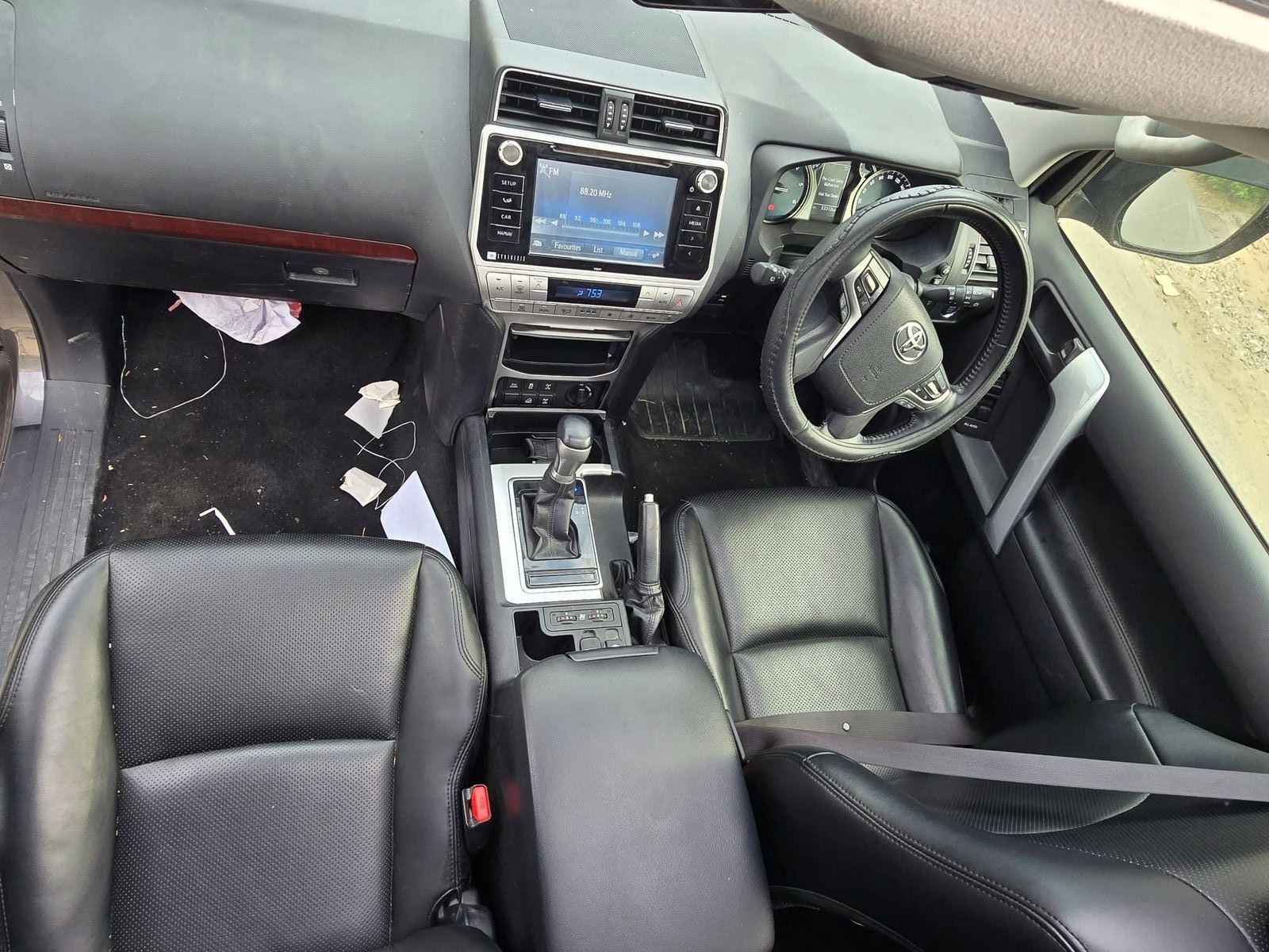 Toyota Land Cruiser Prado.