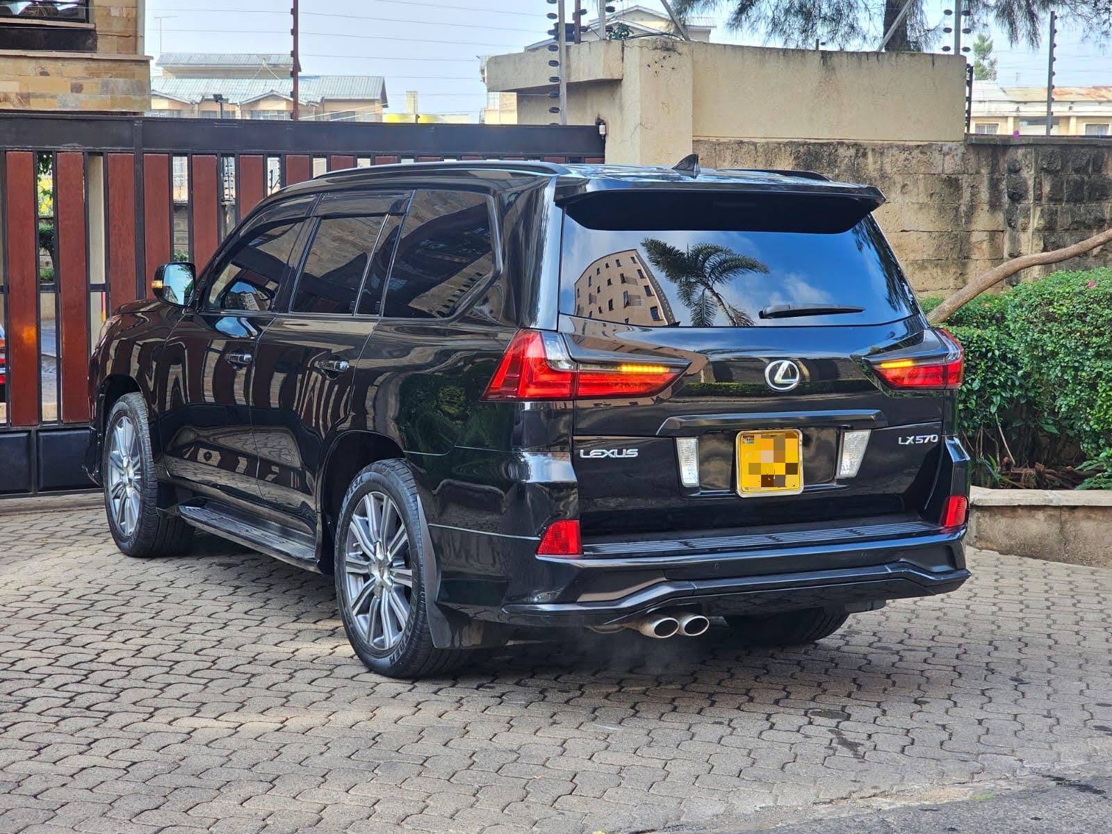 Lexus LX570