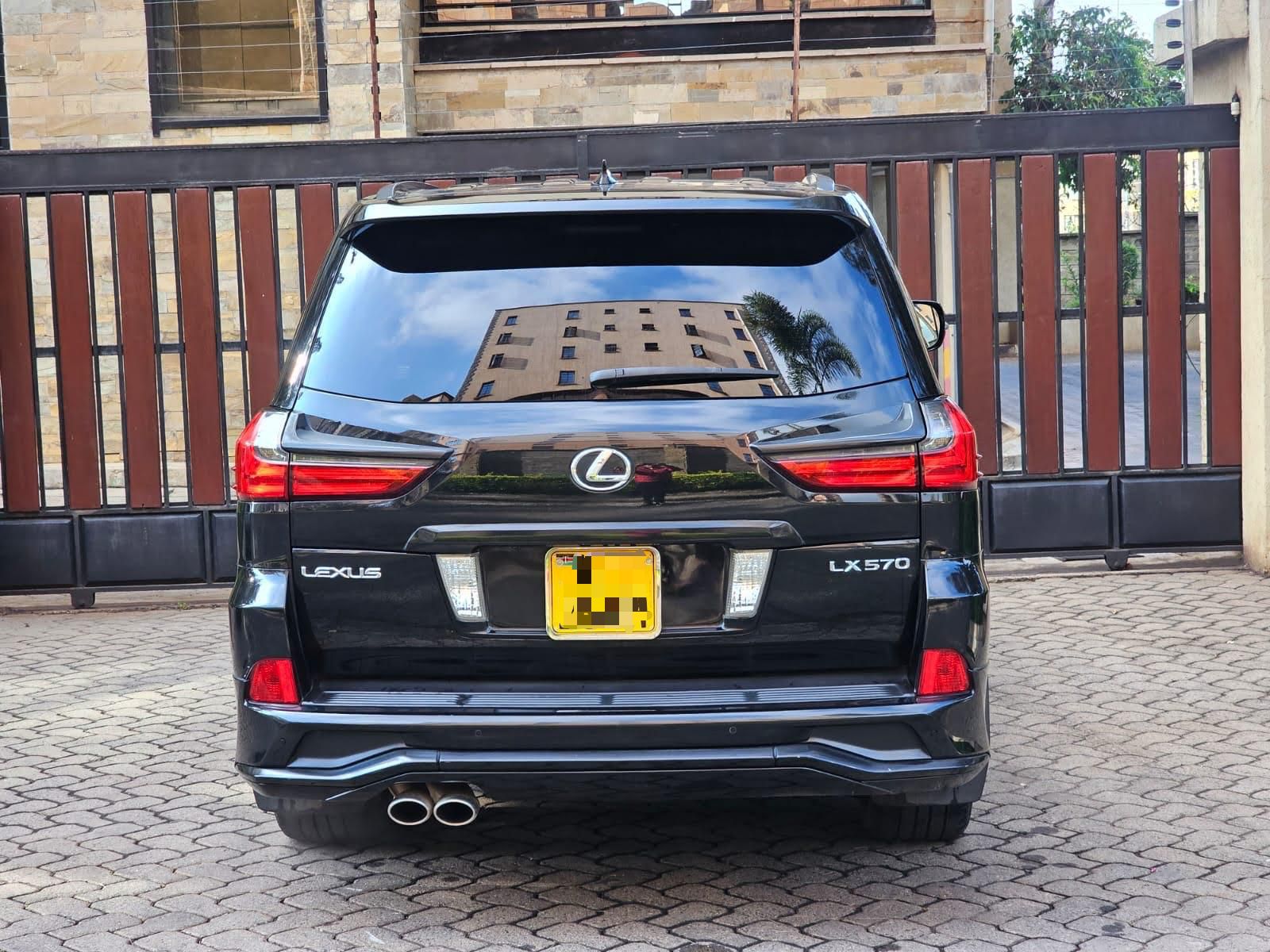Lexus LX570