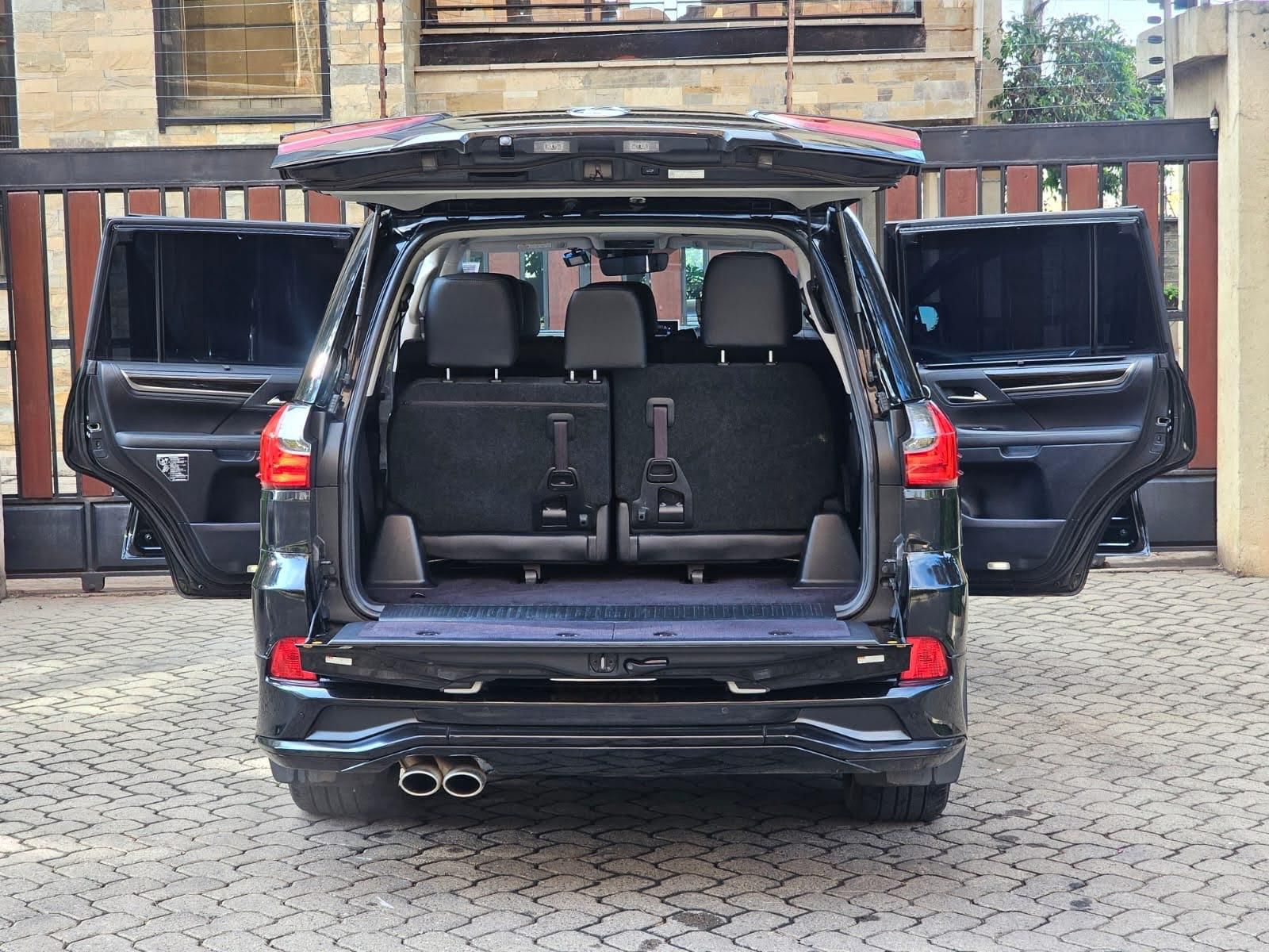 Lexus LX570