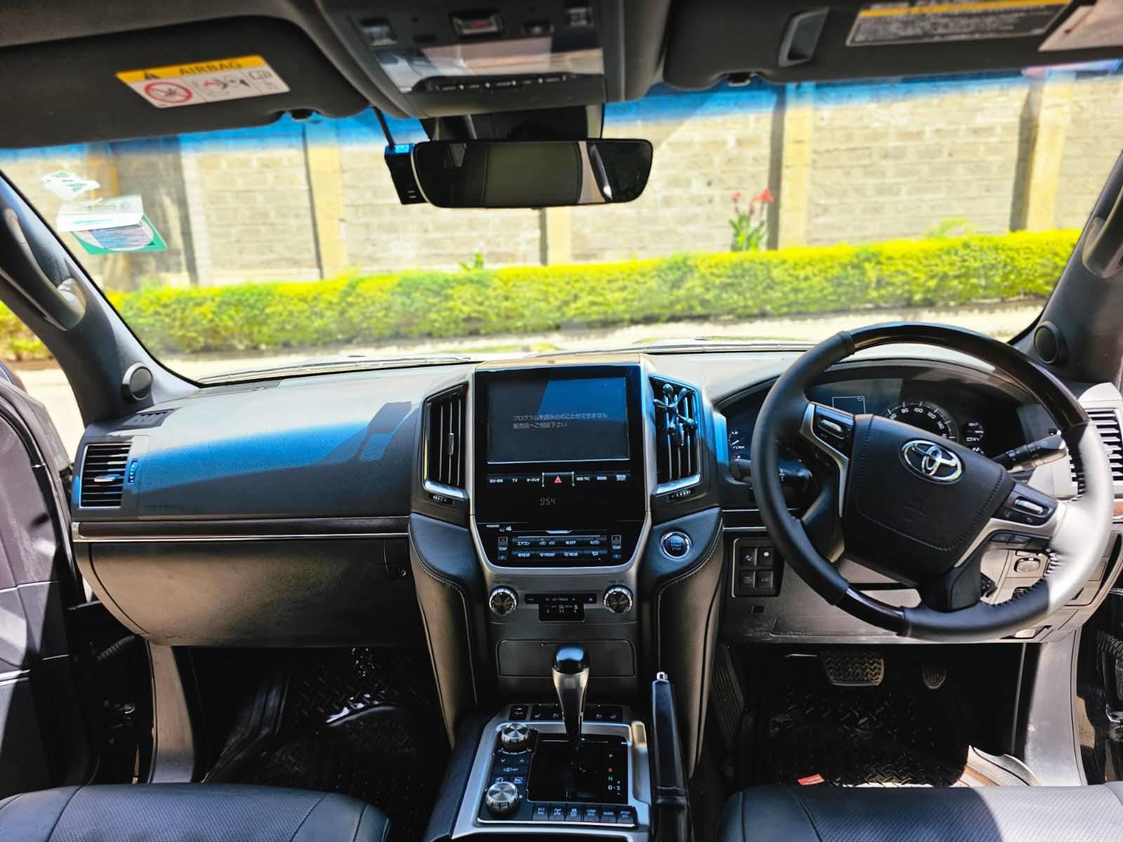 Toyota Land Cruiser V8 (LC200)