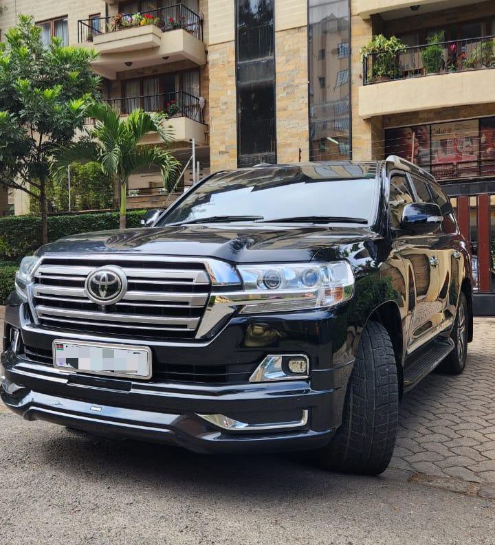 Toyota Land Cruiser 200 (LC200)