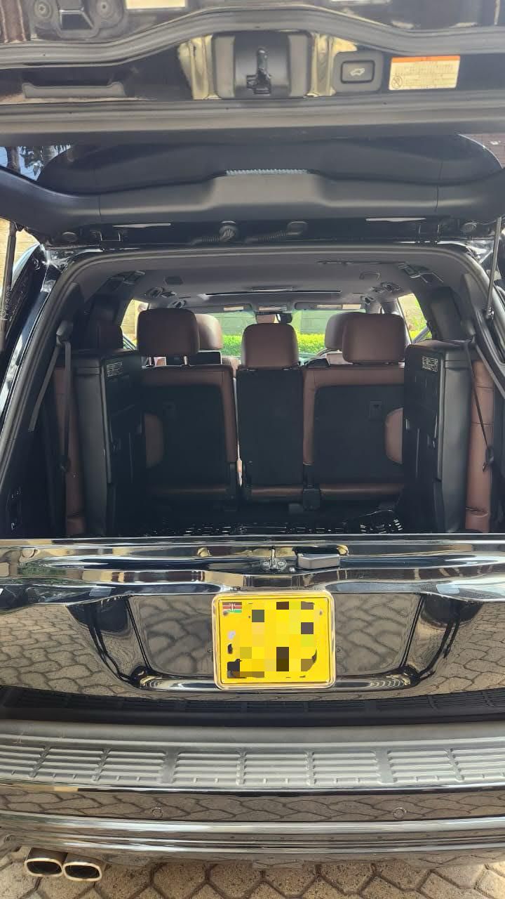 Toyota Land Cruiser 200 (LC200)