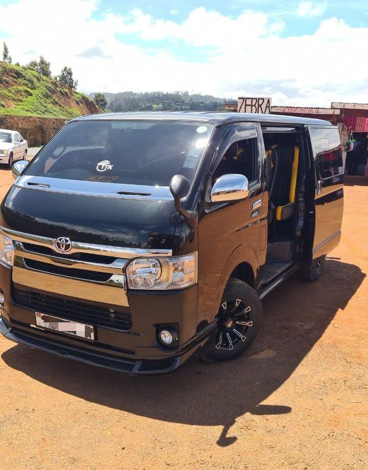 TOYOTA HIACE