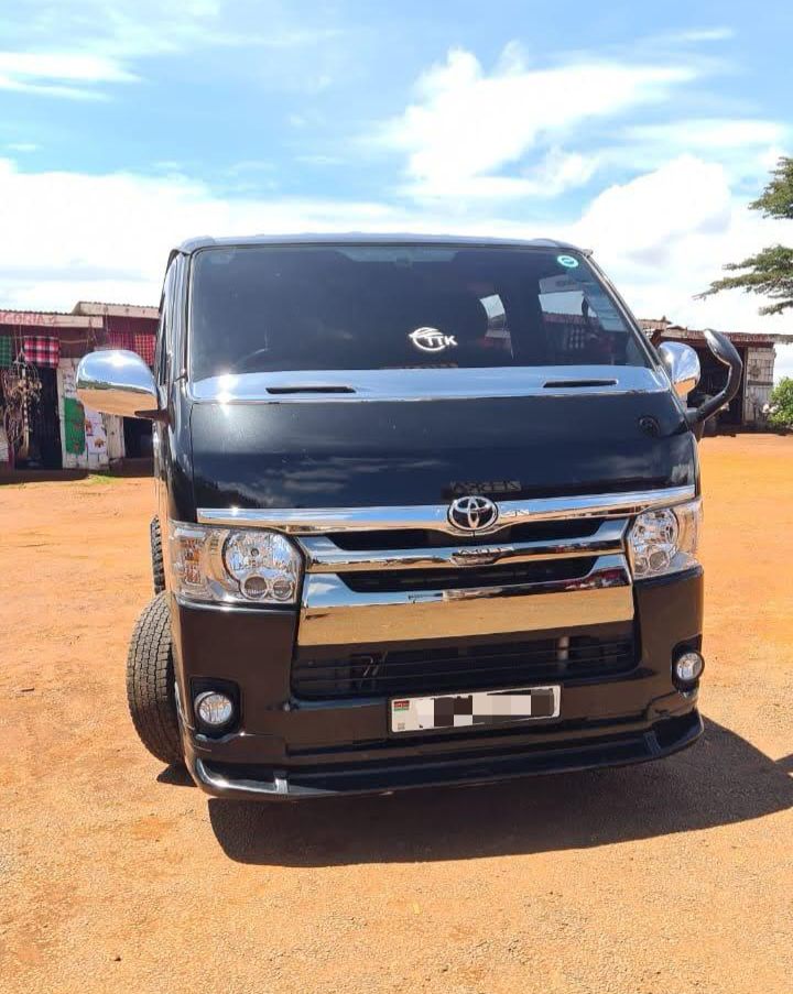 TOYOTA HIACE
