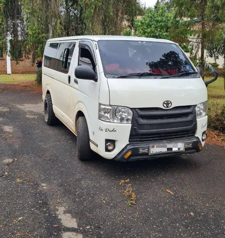 TOYOTA HIACE
