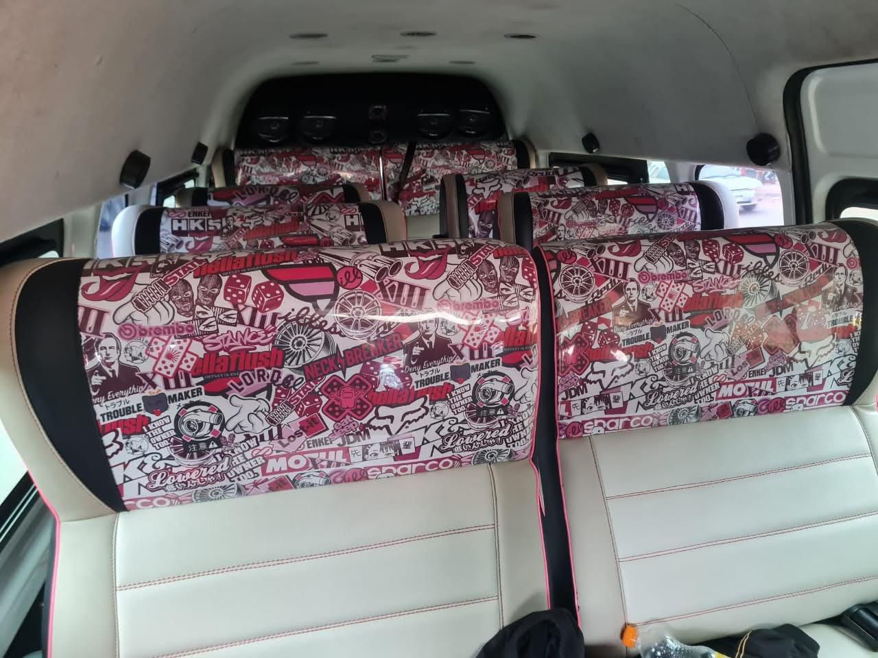 TOYOTA HIACE