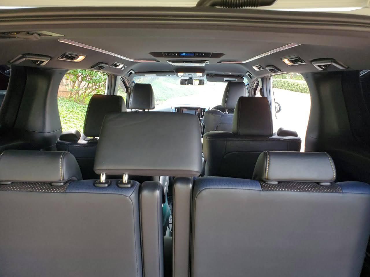 TOYOTA VELLFIRE (CHAUFFERED)